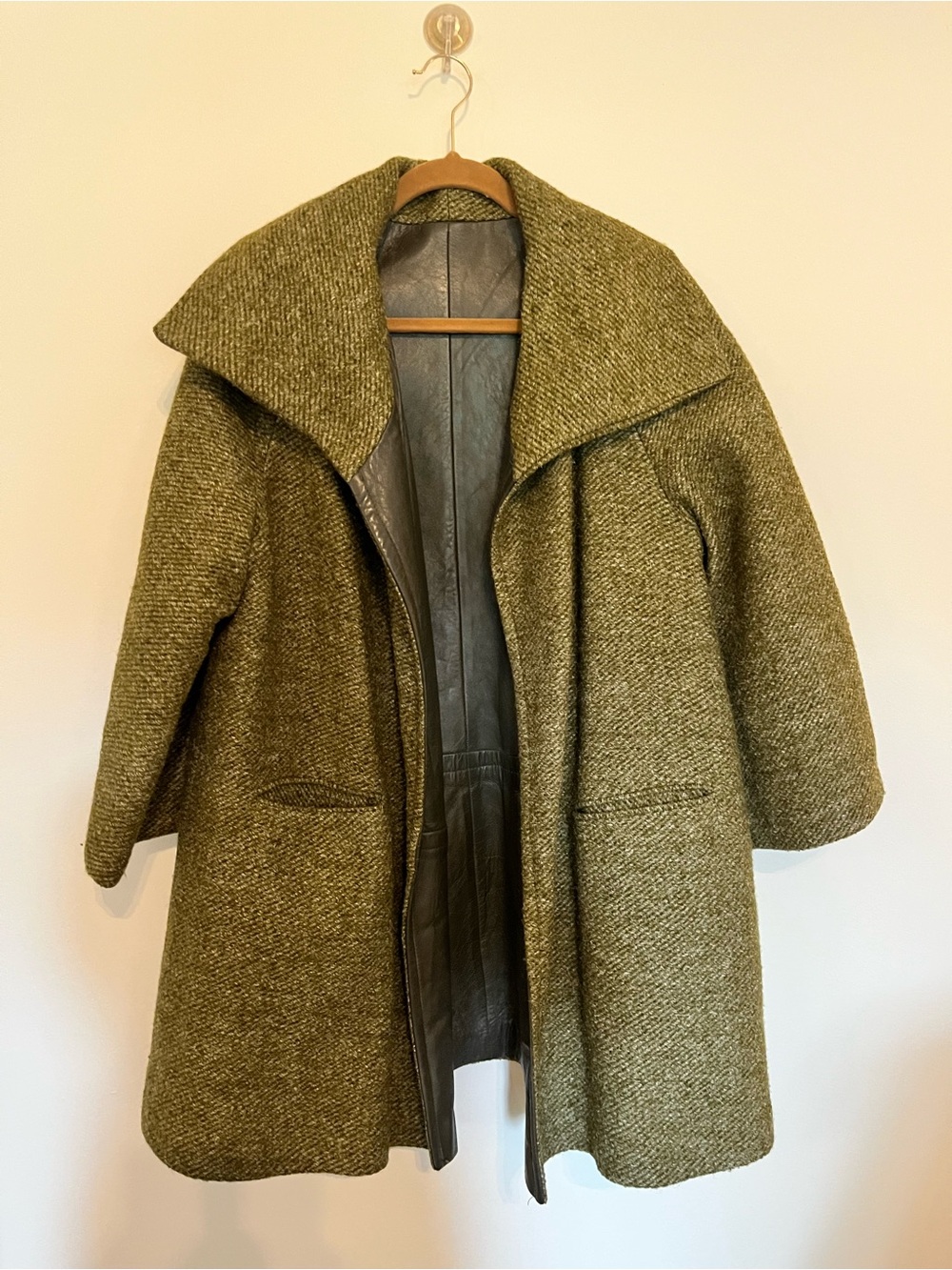 Vintage reversible Olive Green Women's Wool and leather Coat with Wide collar